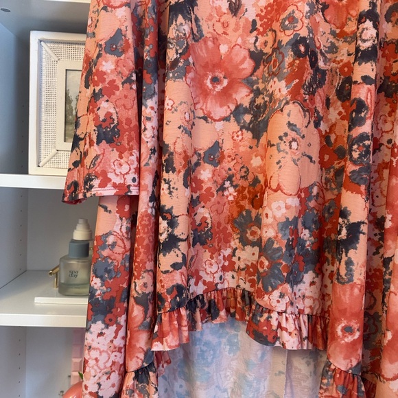 Floral Long Sleeve top - Picture 2 of 3